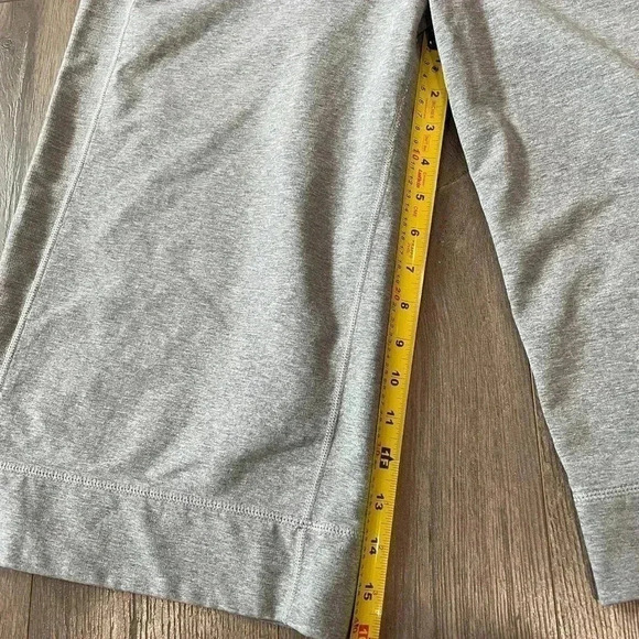 Lululemon Groove Crop Workout Gray  with Drawstring, No pockets, Men - Picture 2 of 4